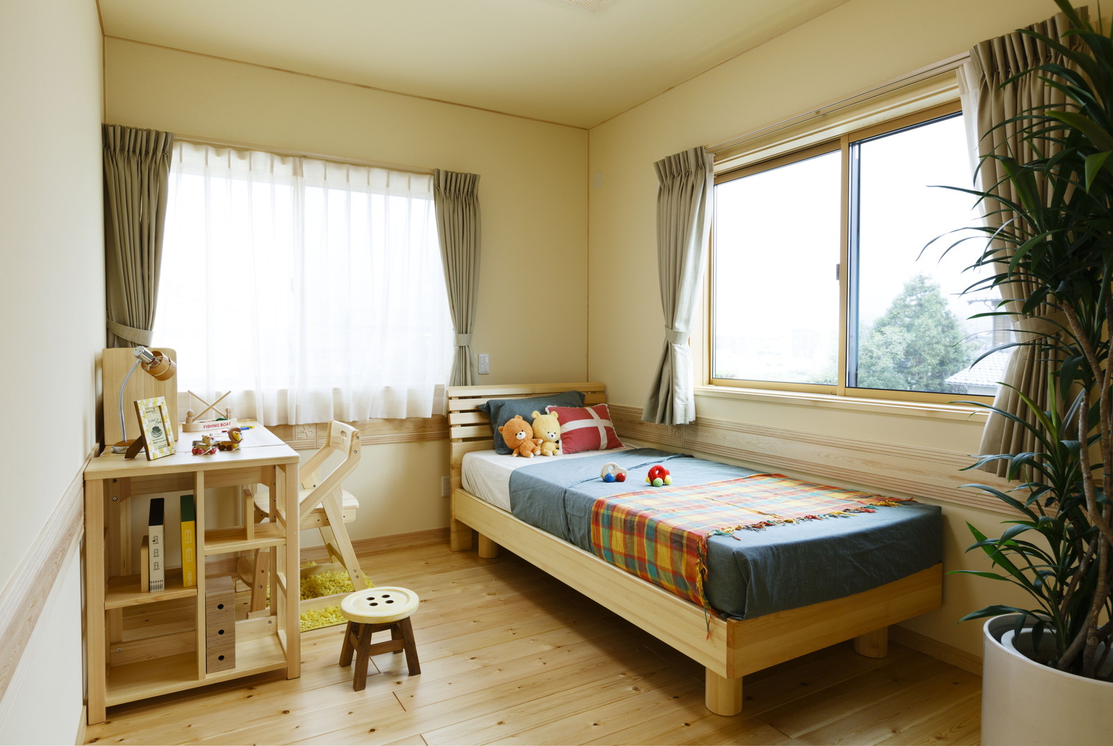 富士宮市の無垢材規格住宅2階こども部屋イメージ